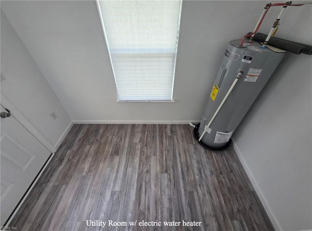 9975 Line Fence RD, Hayes, VA 23072