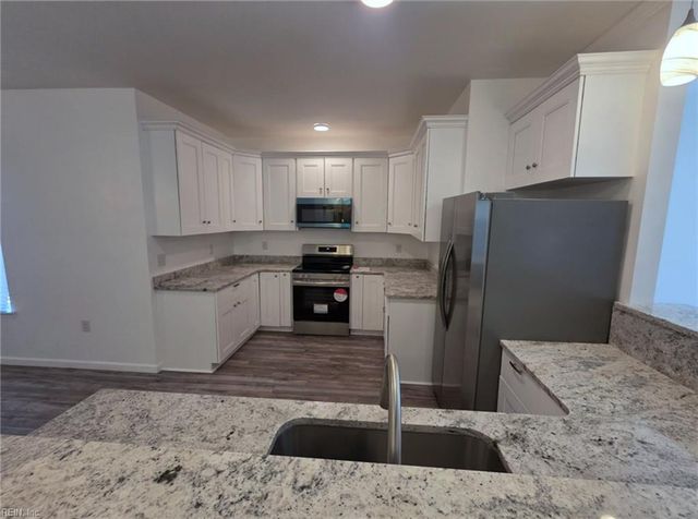 9975 Line Fence RD, Hayes, VA 23072