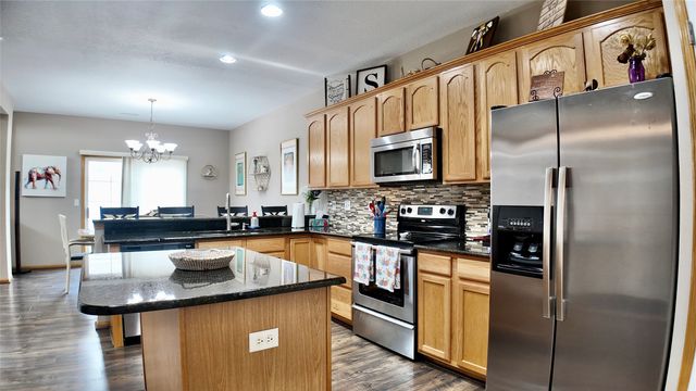 277 S 79th Street 501, West Des Moines, IA 50266