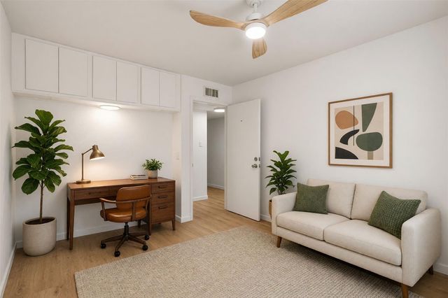 300 Crockett ST 119, Austin, TX 78704