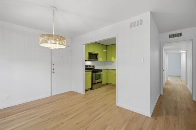 300 Crockett ST 119, Austin, TX 78704