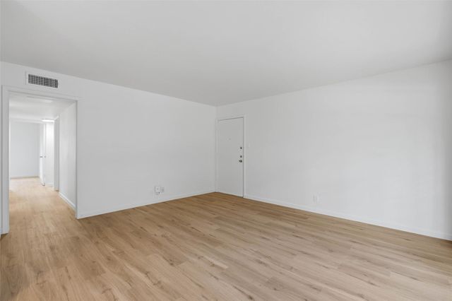 300 Crockett ST 119, Austin, TX 78704