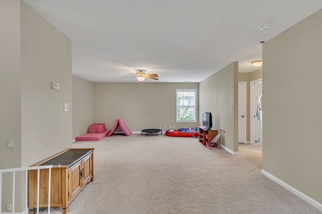 2222 Allen Griffey Rd, Clarksville, TN 37042