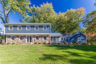 1704 Clover Lane, Valparaiso, IN 46385