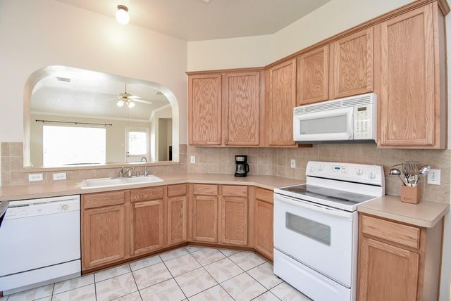 7915 Fall Hollow Drive, Houston, TX 77041