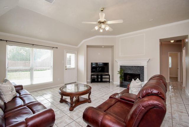 7915 Fall Hollow Drive, Houston, TX 77041