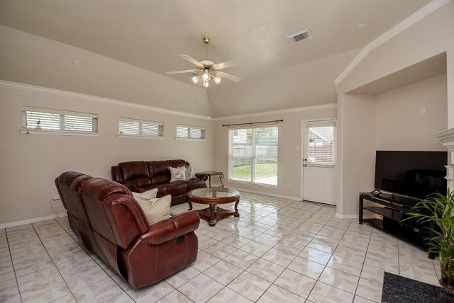 7915 Fall Hollow Drive, Houston, TX 77041