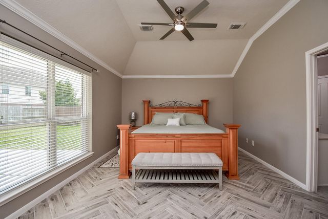 7915 Fall Hollow Drive, Houston, TX 77041
