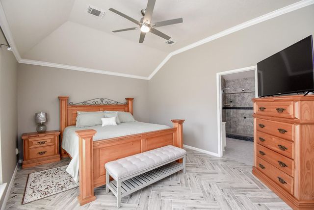 7915 Fall Hollow Drive, Houston, TX 77041