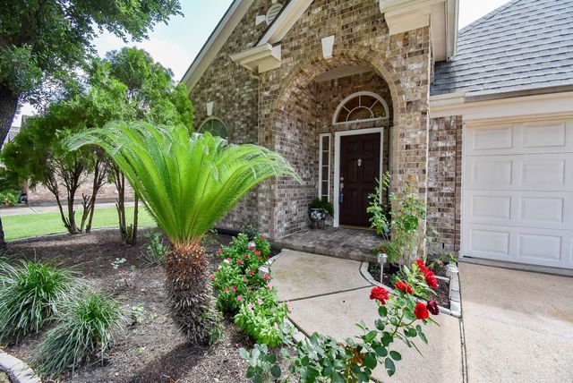7915 Fall Hollow Drive, Houston, TX 77041