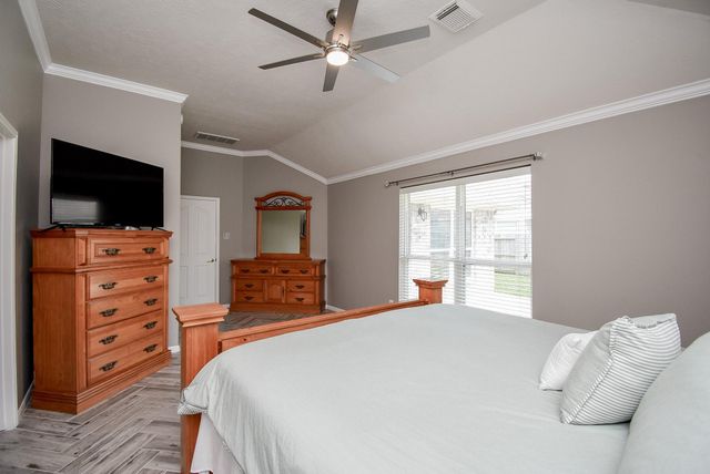 7915 Fall Hollow Drive, Houston, TX 77041