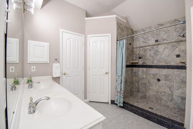 7915 Fall Hollow Drive, Houston, TX 77041