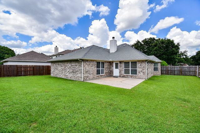 7915 Fall Hollow Drive, Houston, TX 77041