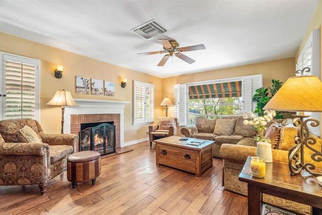 216 E Palo Verde Avenue, Palm Springs, CA 92264