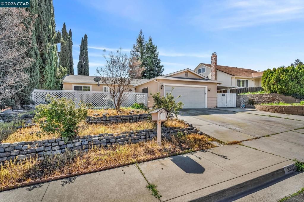 Image 2 of property listing at 3321 3321 Fraser Rd, Antioch, CA 94509