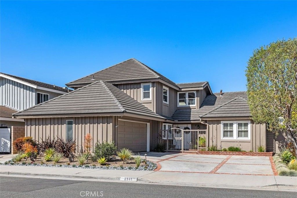 Image 3 of property listing at 3581 Aquarius, Huntington Beach, CA 92649