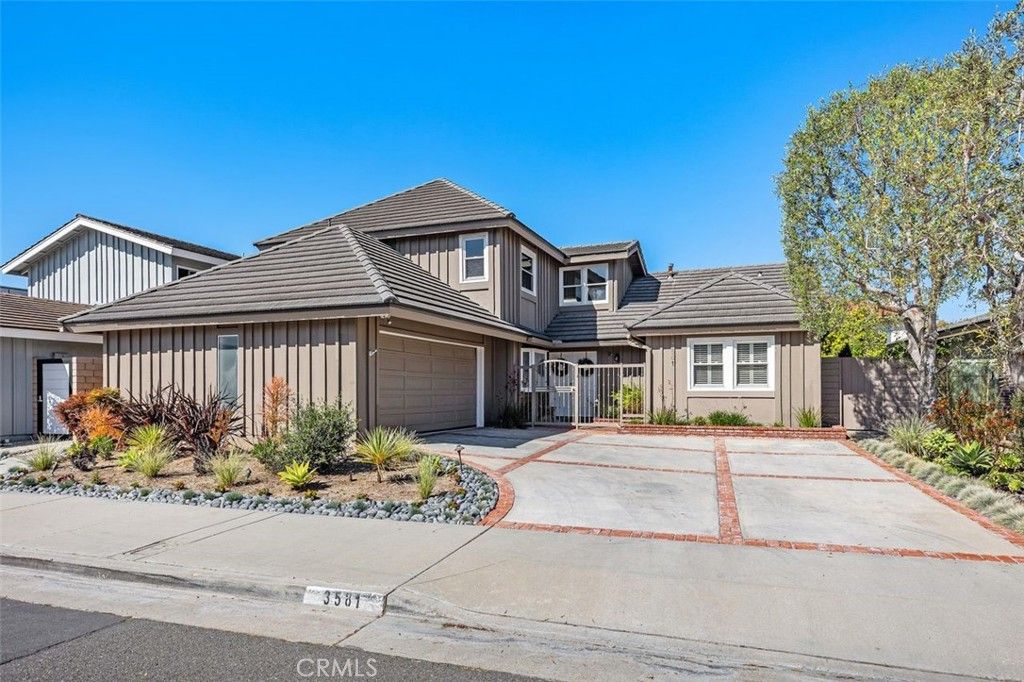 Image 4 of property listing at 3581 Aquarius, Huntington Beach, CA 92649