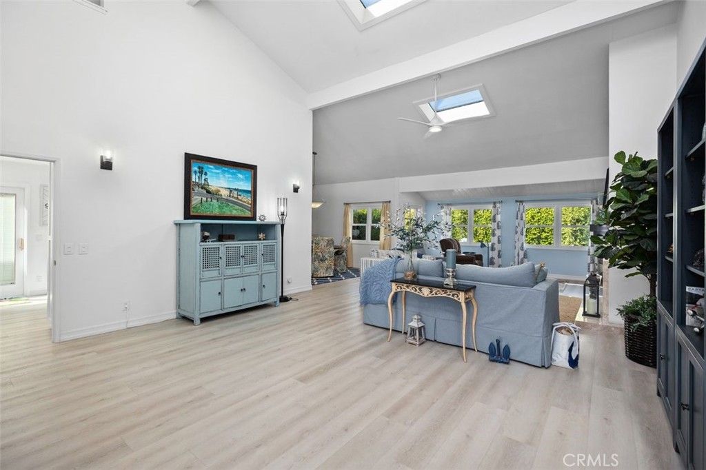 Image 7 of property listing at 3581 Aquarius, Huntington Beach, CA 92649