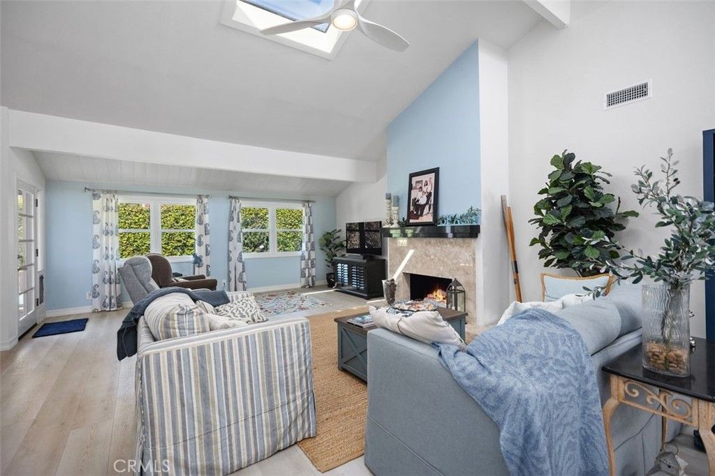 Image 9 of property listing at 3581 Aquarius, Huntington Beach, CA 92649