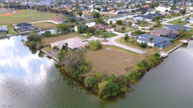 2217 NE 2nd ST, Cape Coral, FL 33909