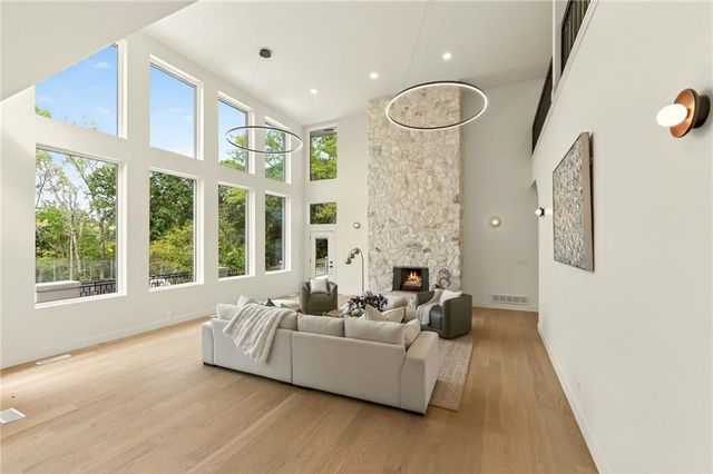 1701 NW Duncan Road, Blue Springs, MO 64015