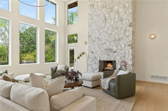 1701 NW Duncan Road, Blue Springs, MO 64015