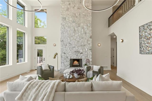 1701 NW Duncan Road, Blue Springs, MO 64015