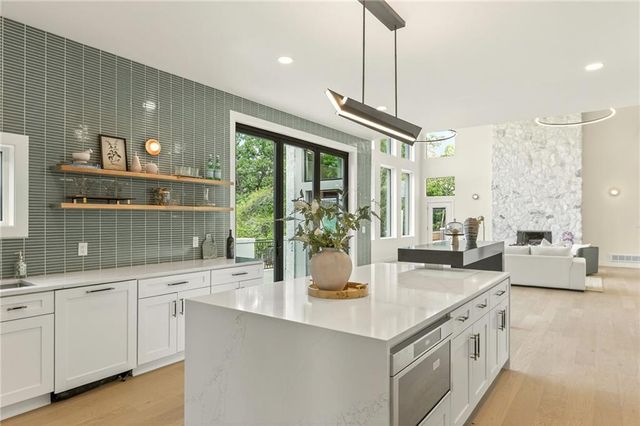 1701 NW Duncan Road, Blue Springs, MO 64015