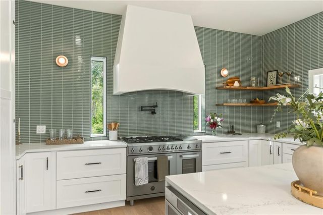 1701 NW Duncan Road, Blue Springs, MO 64015