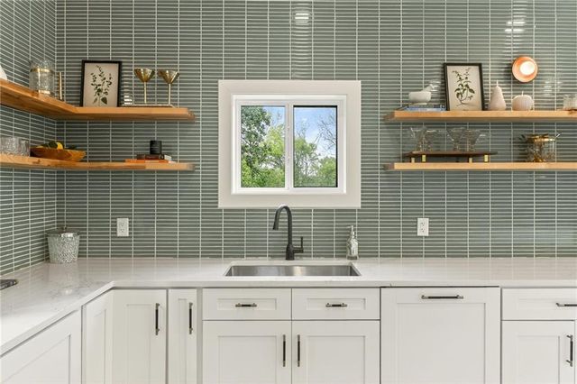 1701 NW Duncan Road, Blue Springs, MO 64015