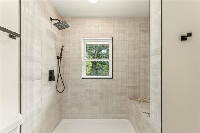 1701 NW Duncan Road, Blue Springs, MO 64015