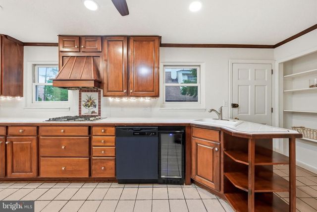 610 W MARKET ST, West Chester, PA 19382