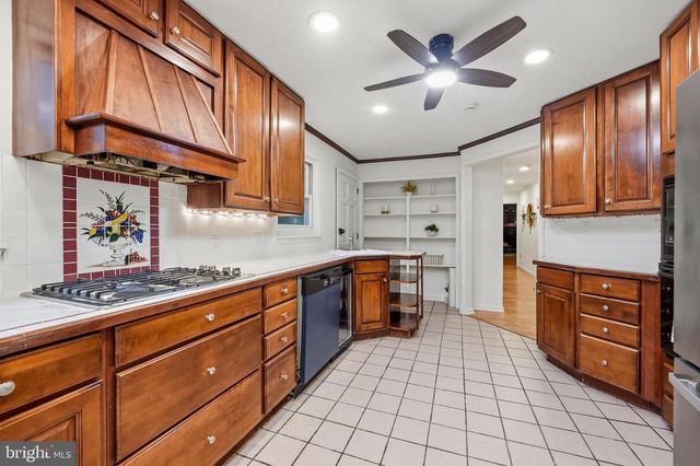 610 W MARKET ST, West Chester, PA 19382