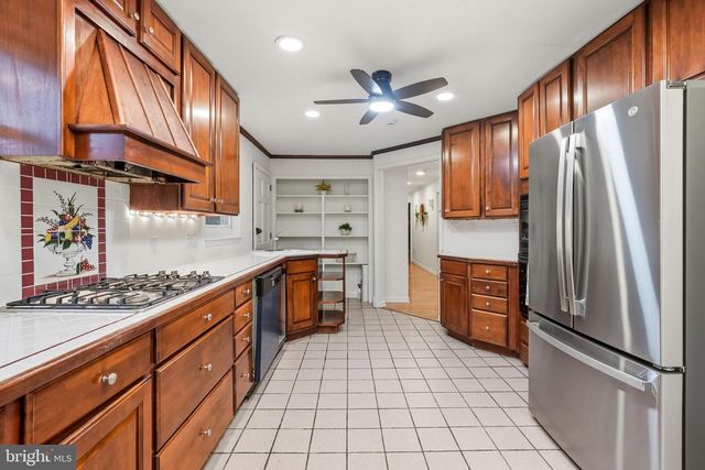 610 W MARKET ST, West Chester, PA 19382