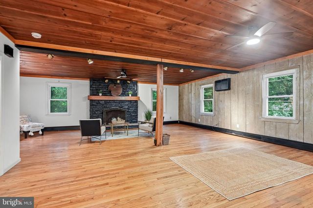 610 W MARKET ST, West Chester, PA 19382