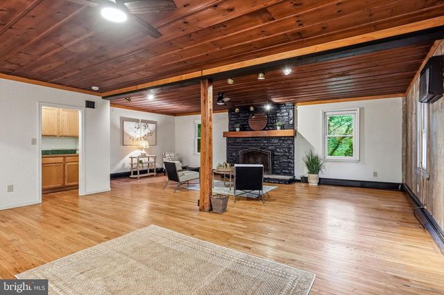 610 W MARKET ST, West Chester, PA 19382
