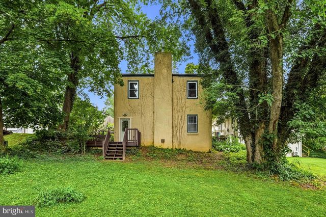 610 W MARKET ST, West Chester, PA 19382