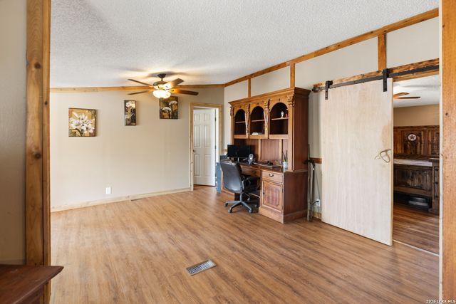 470 Lyon, Seguin, TX 78155