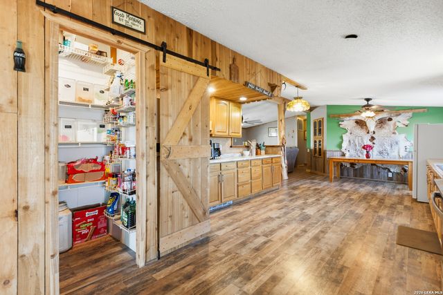 470 Lyon, Seguin, TX 78155