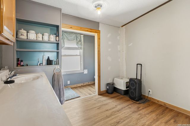 470 Lyon, Seguin, TX 78155