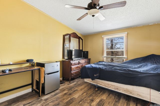 470 Lyon, Seguin, TX 78155