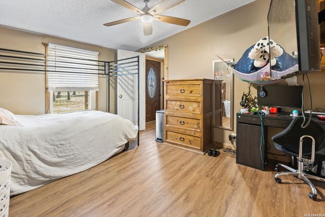 470 Lyon, Seguin, TX 78155