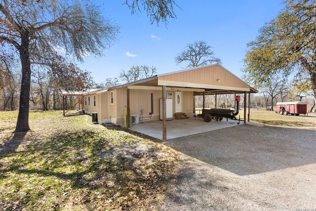 470 Lyon, Seguin, TX 78155