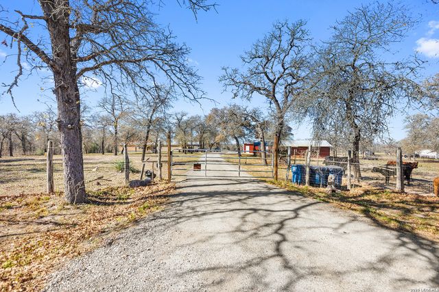470 Lyon, Seguin, TX 78155