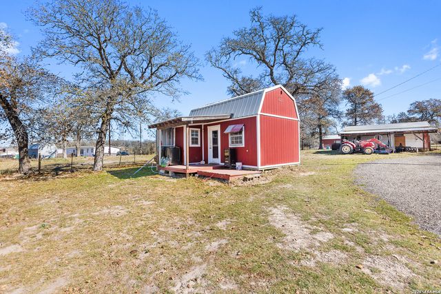 470 Lyon, Seguin, TX 78155