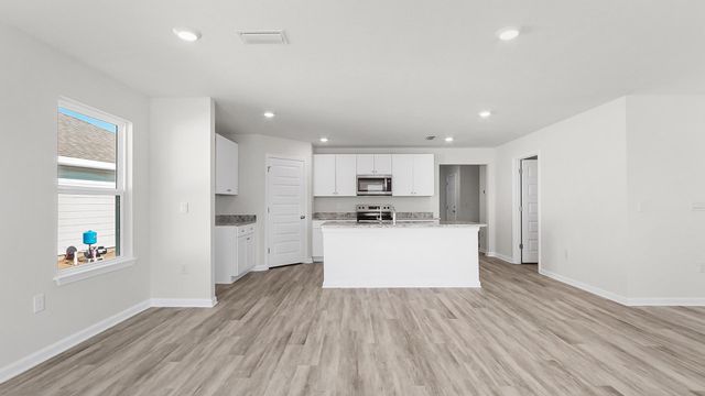 275 Eunola Lane, Freeport, FL 32439