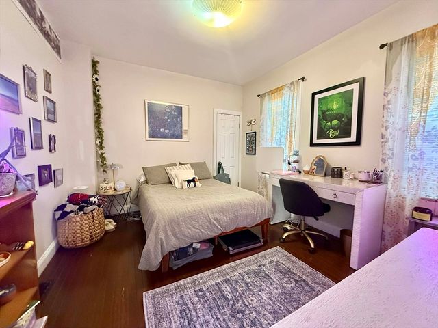 6 Rice St 1, Brookline, MA 02445