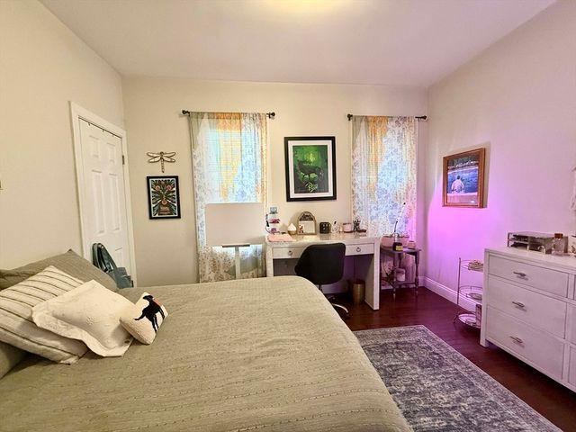 6 Rice St 1, Brookline, MA 02445