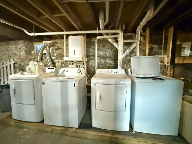 6 Rice St 1, Brookline, MA 02445