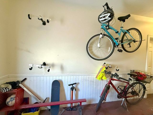 6 Rice St 1, Brookline, MA 02445